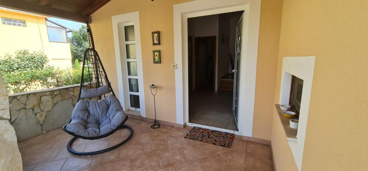 Sunny Garden Villa With Pool Loborika Екстер'єр фото