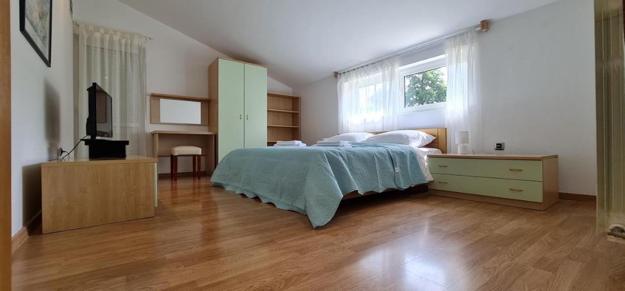 Sunny Garden Villa With Pool Loborika Екстер'єр фото